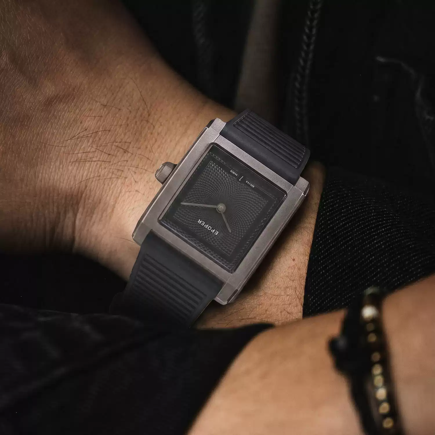 スクエアダイヤルメンズクォーツウォッチ ミニマリストシリコン - Smartwatch Watches Gift For Men のレビューと価格